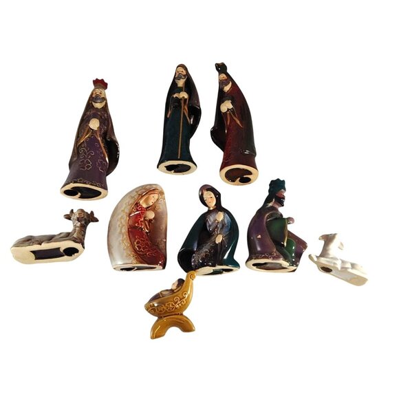 Ceramic Nativity Scene Figurines (9) Hand Painted-Joseph Was Broken & Reglued - Picture 5 of 15